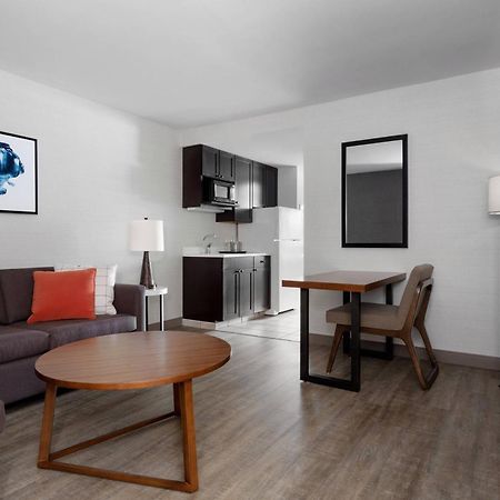 Delta Hotels By Marriott Burlington Exterior foto